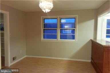 1432 S Greenbrier St - Photo 4 of 25