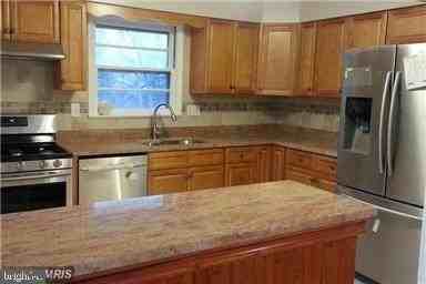 1432 S Greenbrier St - Photo 5 of 25