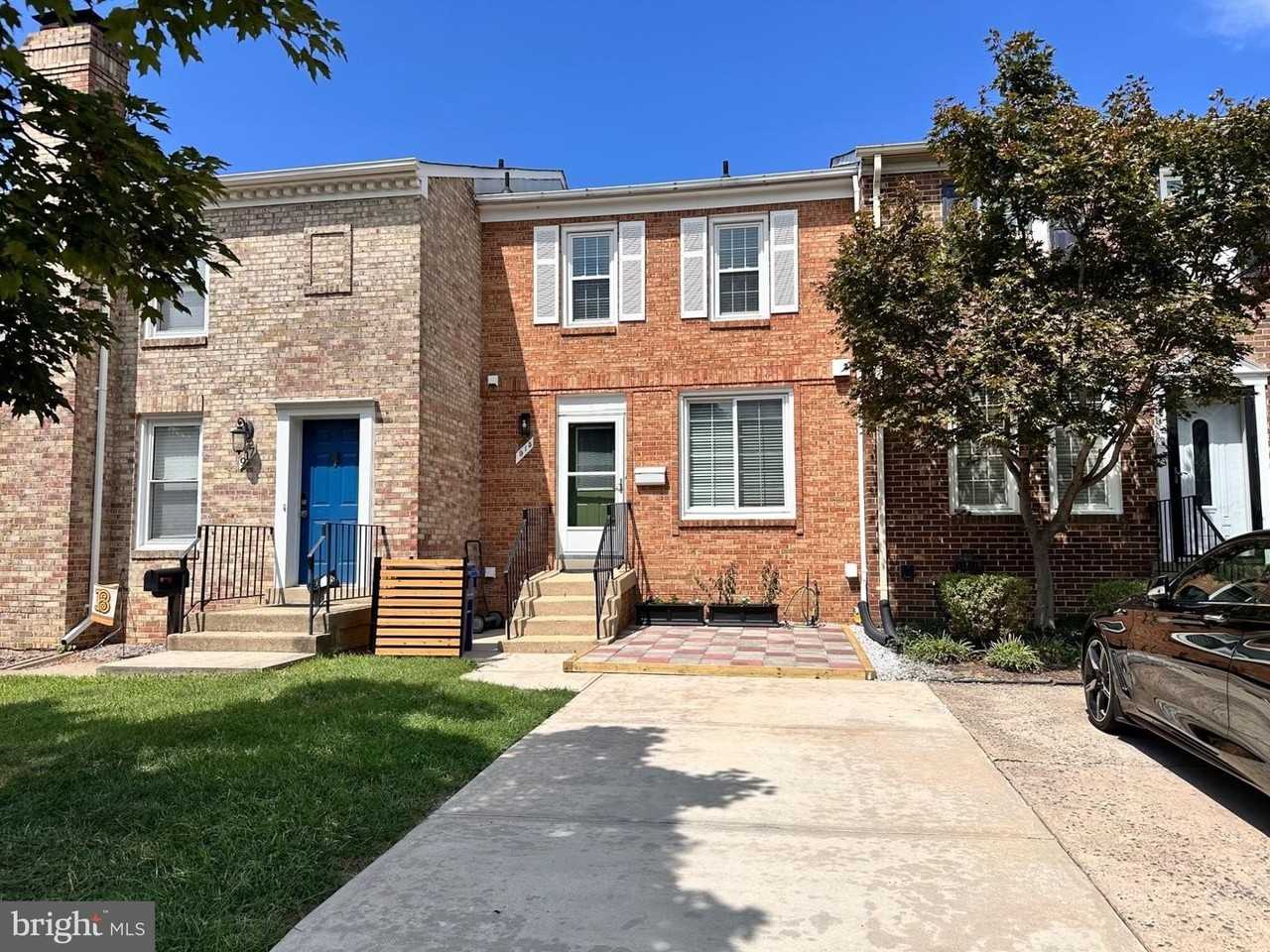915 Portner Pl - Photo 2 of 25