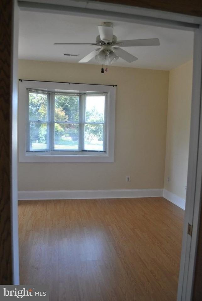 8611 Anderson Ave - Photo 5 of 21