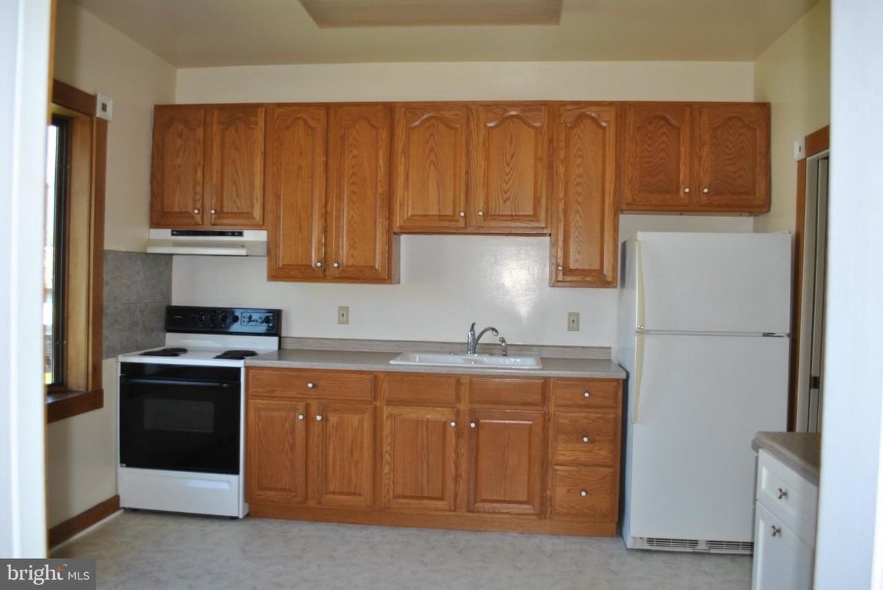 8611 Anderson Ave - Photo 6 of 21