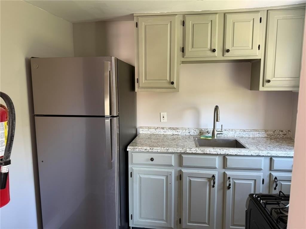 116 S 6th St #3 - Photo 7 of 13