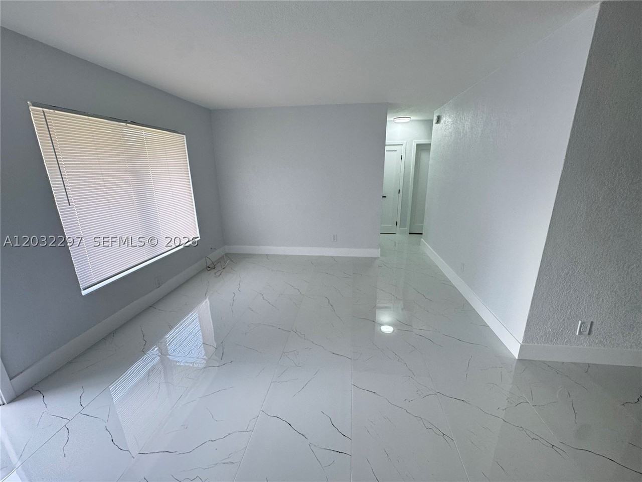 1096 Ne 157th Ter - Photo 2 of 15