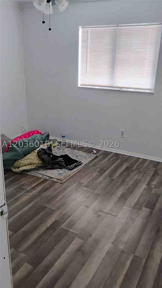 1404 Se 19th St - Photo 6 of 9