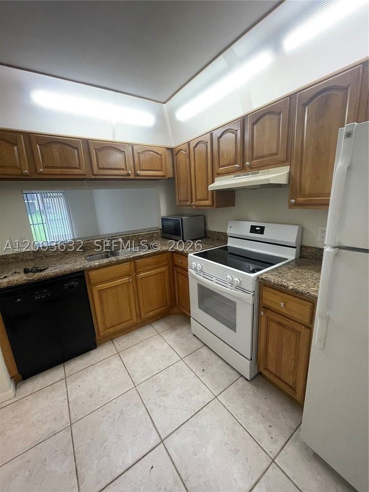 6796 Palmetto Cir S #101 - Photo 3 of 13