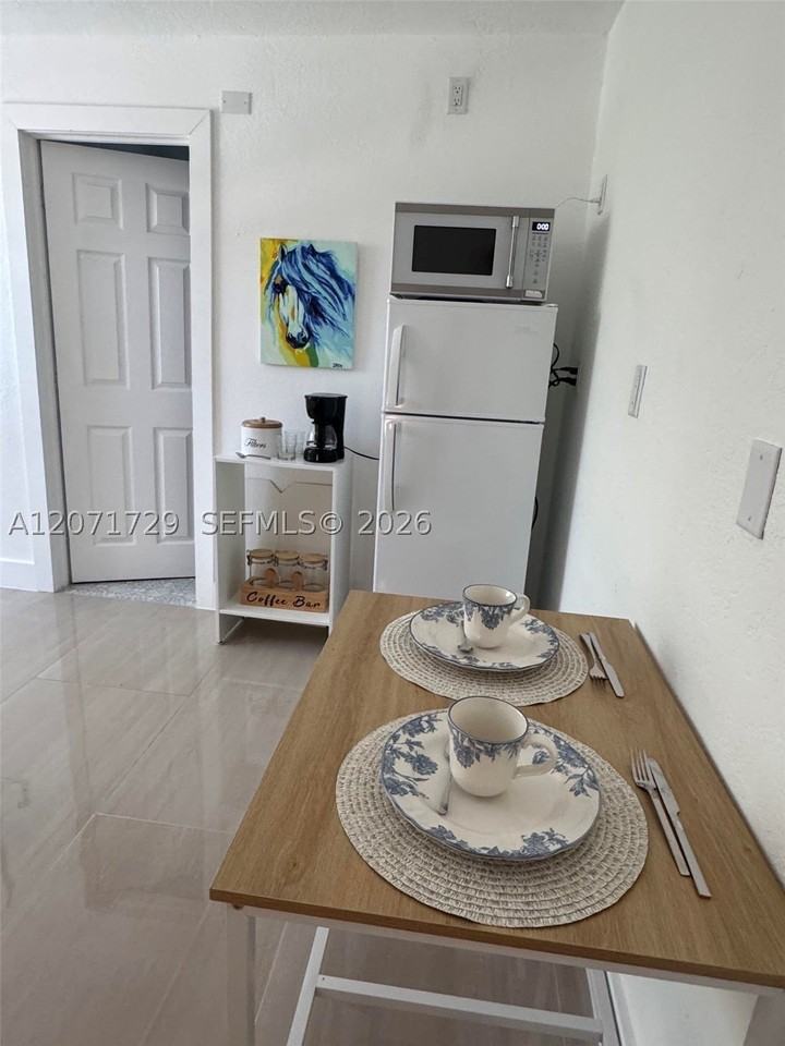 9635 Sw 16th St - Photo 3 of 9