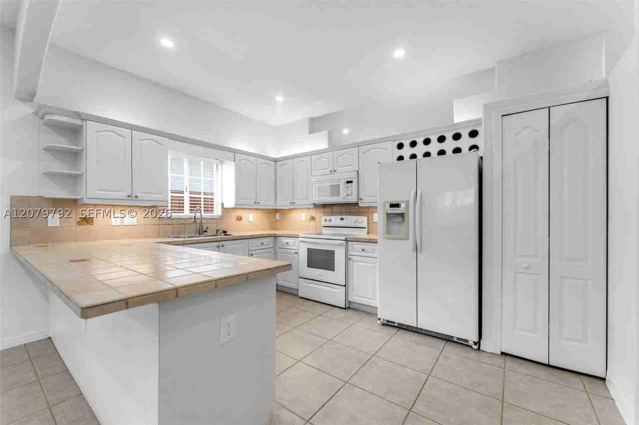 16264 Sw 55th Ter #0 - Photo 3 of 24