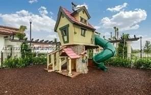 11776 Sw 13th Ln #11776 - Photo 4 of 8