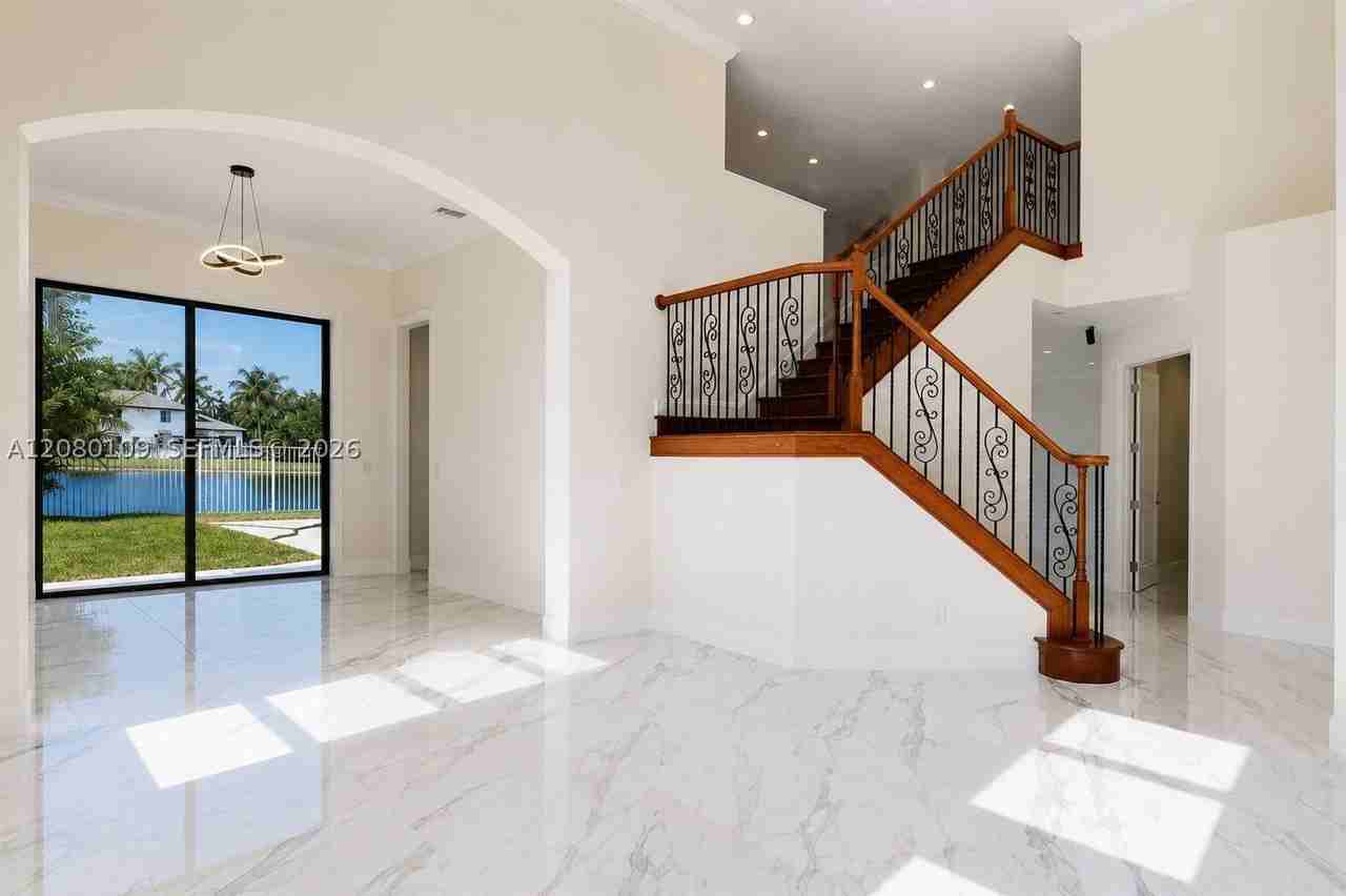 1672 Victoria Pointe Cir - Photo 7 of 34