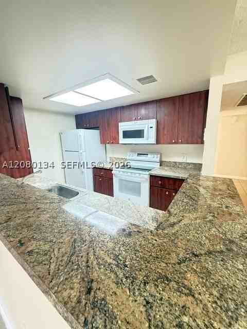 8335 Coral Lake Mnr #8335 - Photo 5 of 28