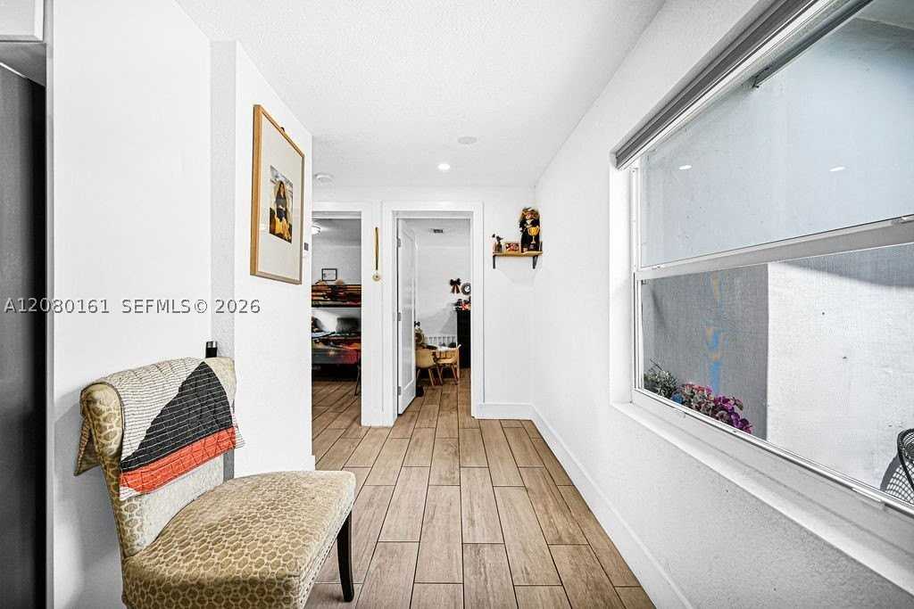 6501 Sw 4th St #B - Photo 6 of 21