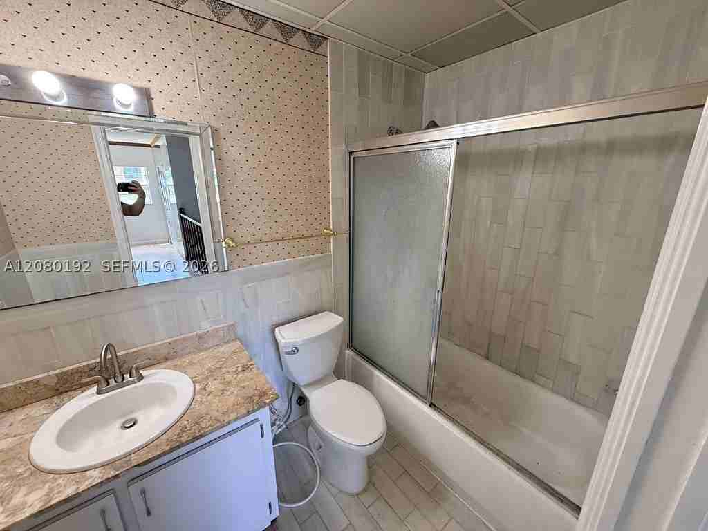 1300 W 53rd St #32 - Photo 6 of 6