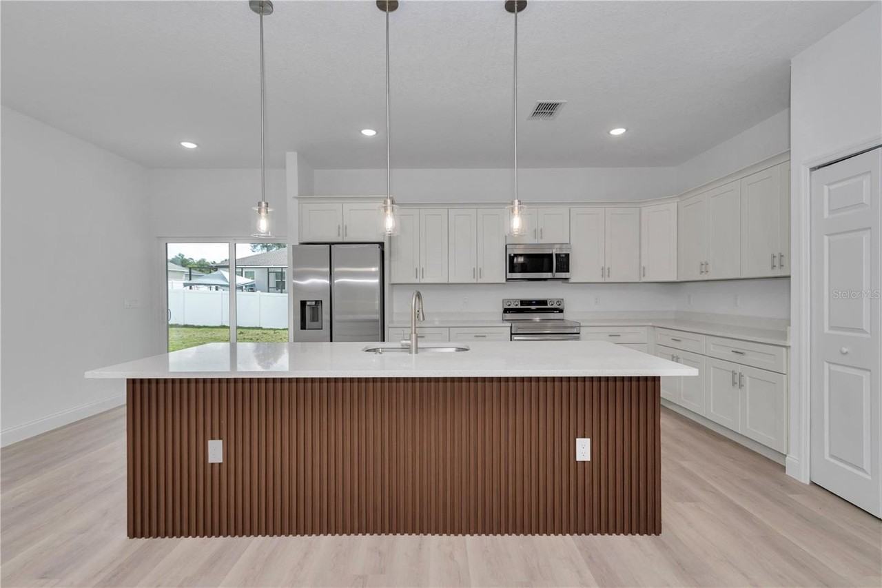 8101 Sw 132nd Loop - Photo 2 of 45