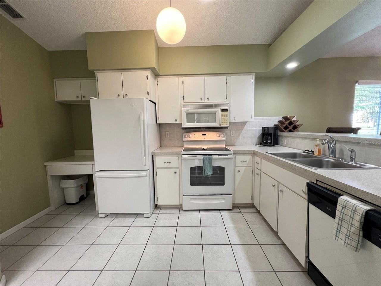 1918 Nw 50th Cir - Photo 5 of 33