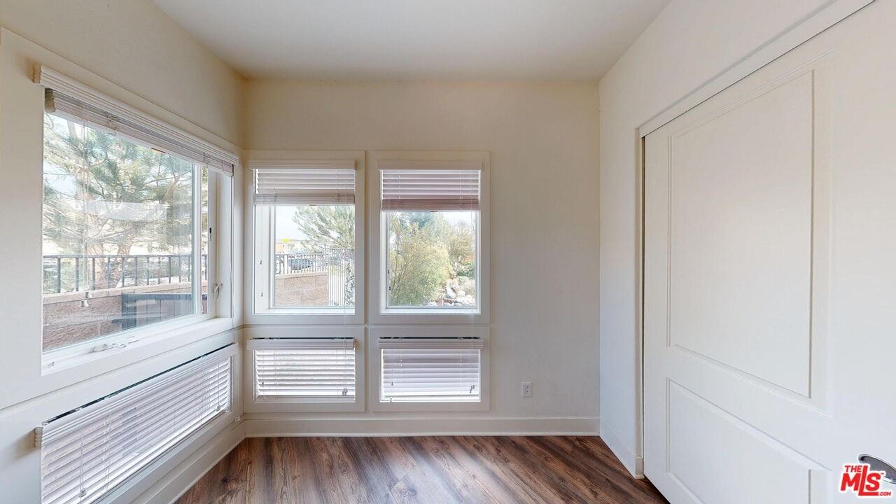12073 Carabela Ct - Photo 2 of 8