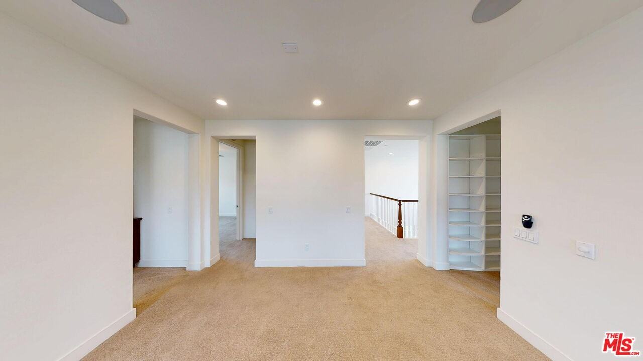 12073 Carabela Ct - Photo 5 of 8