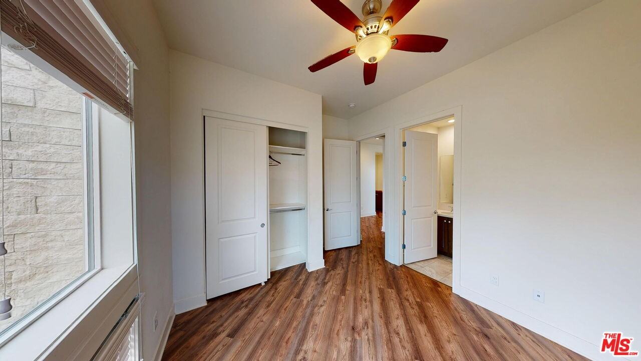 12073 Carabela Ct - Photo 6 of 8