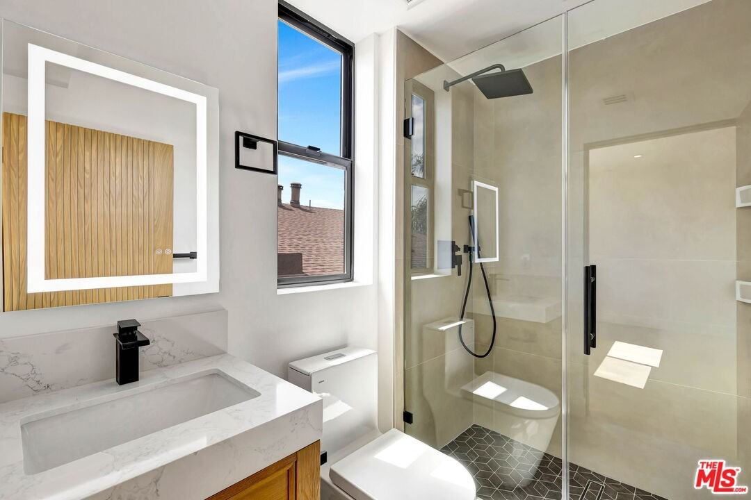 4329 Radford Ave #2 - Photo 4 of 8