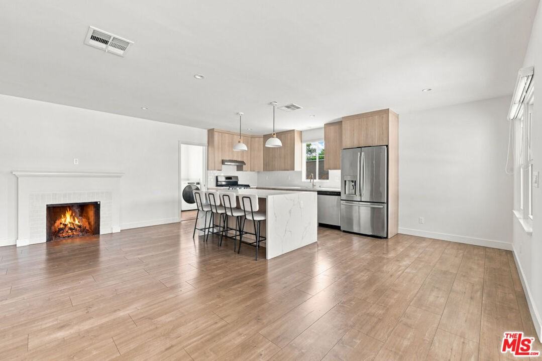 6328 Camellia Ave - Photo 2 of 8