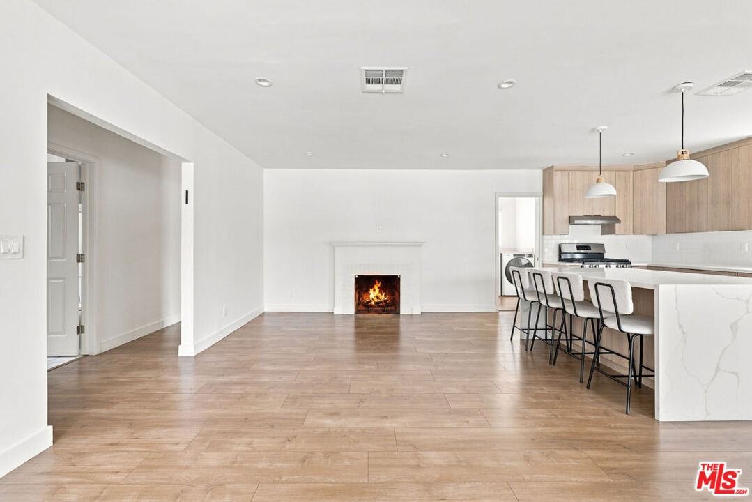 6328 Camellia Ave - Photo 3 of 8