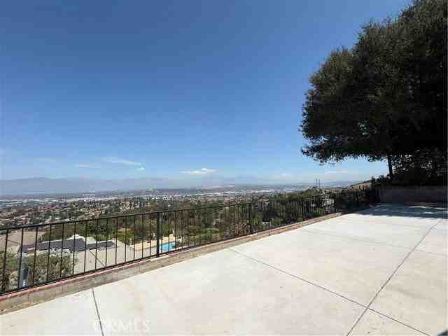 16371 Chella Dr - Photo 3 of 8