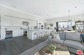 5827 Meadowlark Pl #3 - Photo 4 of 8