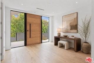 1030 Centinela Ave - Photo 2 of 8