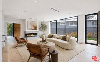 1030 Centinela Ave - Photo 3 of 8