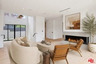 1030 Centinela Ave - Photo 5 of 8