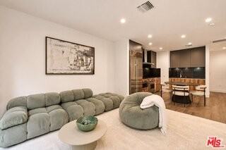 728 N Sweetzer Ave #112 - Photo 3 of 8