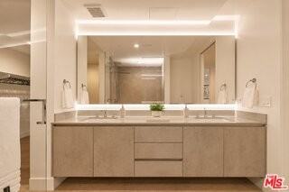 728 N Sweetzer Ave #112 - Photo 6 of 8