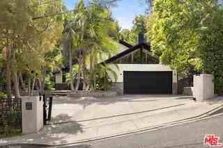 1561 Clear View Dr - Photo 2 of 8