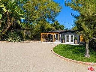 885 Montecito Dr - Photo 2 of 8
