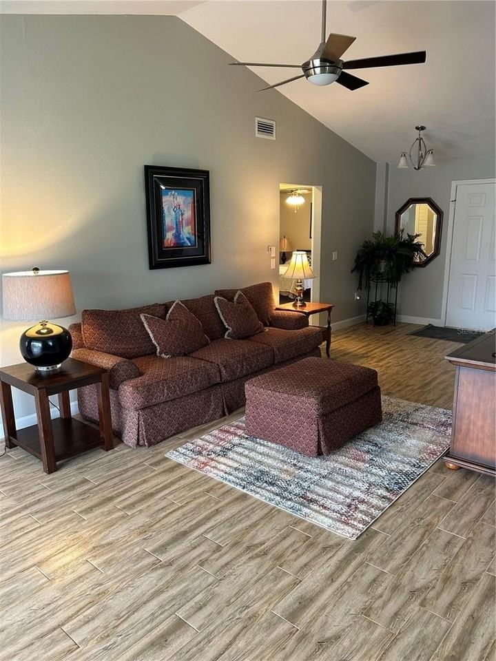 13236 Molitor Ct - Photo 3 of 14