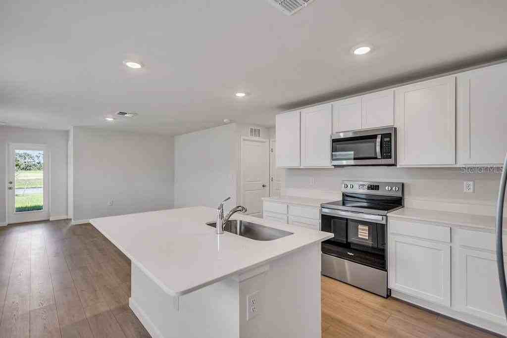 1468 Harmon Dr - Photo 5 of 39