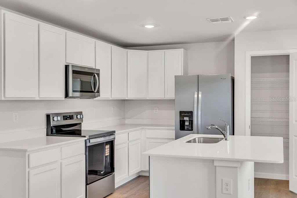 1468 Harmon Dr - Photo 7 of 39