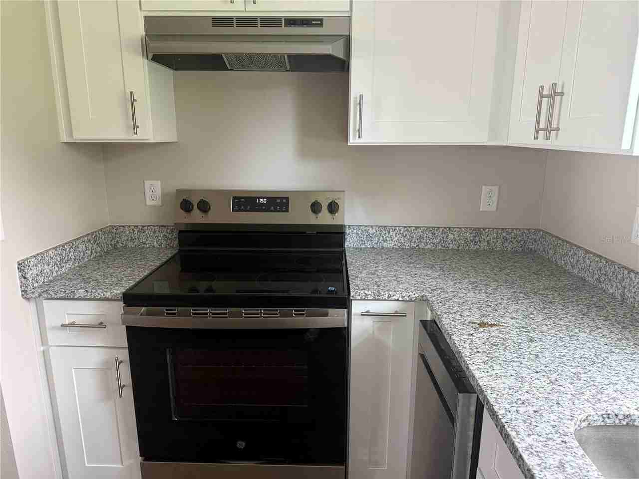 7335 New York Ave - Photo 3 of 9