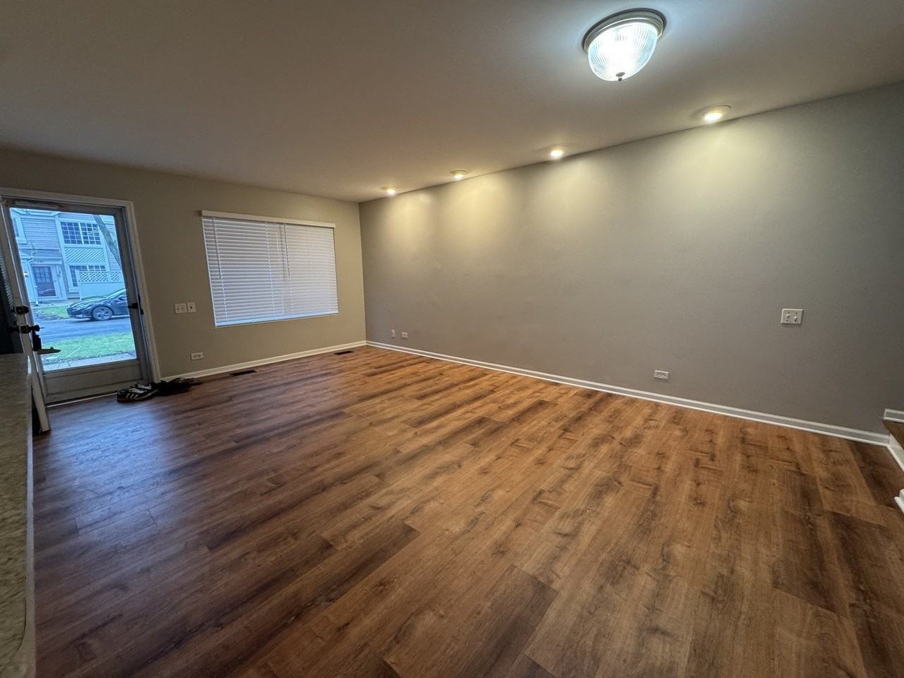 407 Trenton Ct - Photo 2 of 18