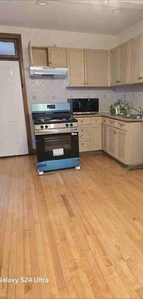 5010 W Henderson St #2 - Photo 2 of 3