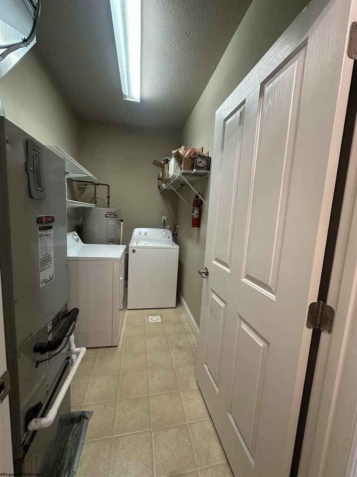 2537 Suncrest Vlg - Photo 6 of 15