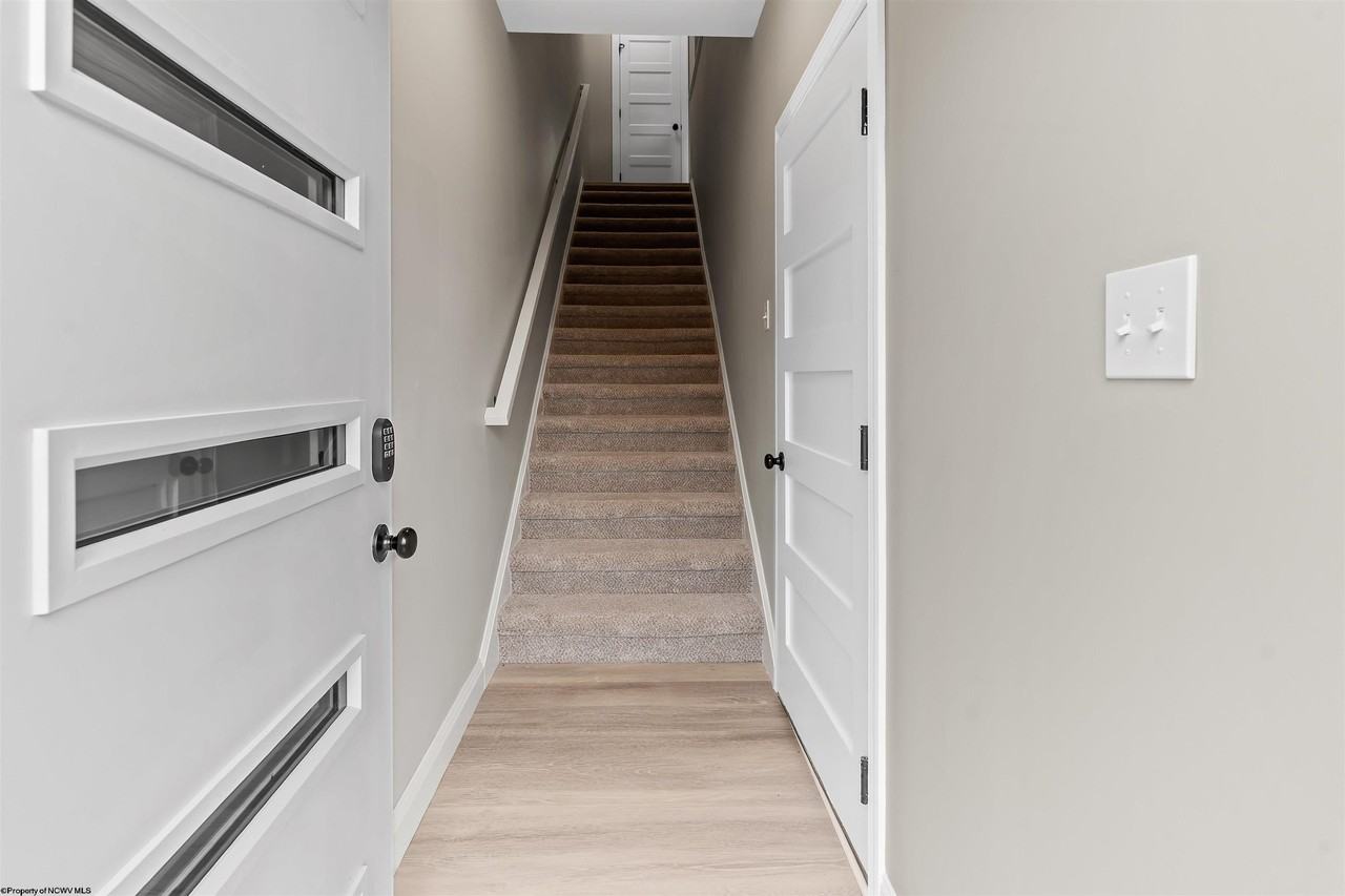 112 Chestnut St - Photo 2 of 41