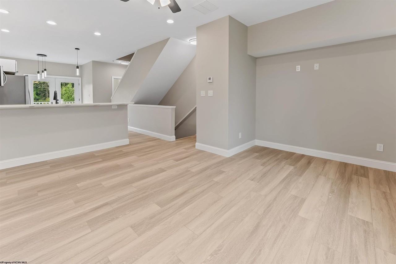 112 Chestnut St - Photo 3 of 41