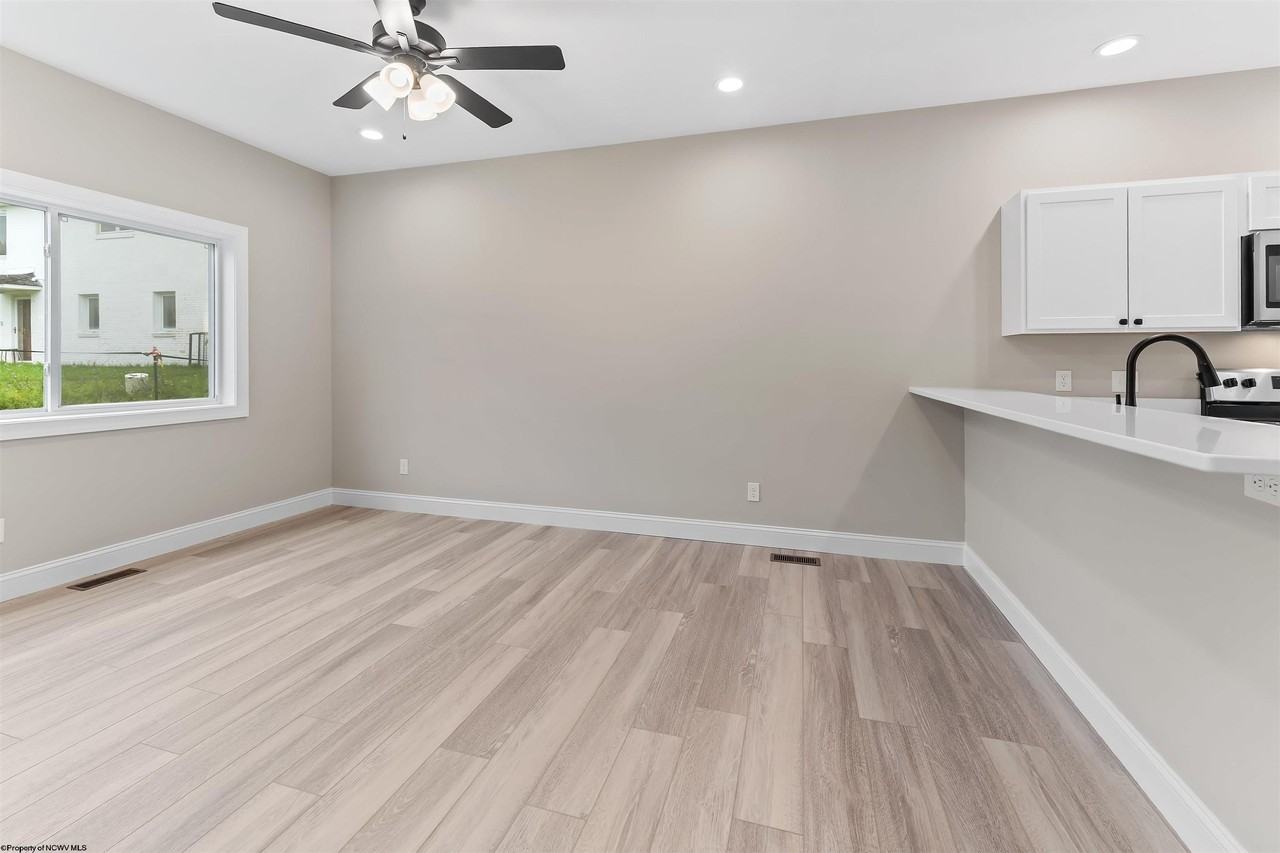 112 Chestnut St - Photo 4 of 41