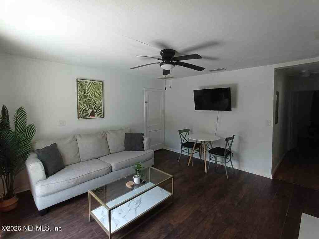 215 Oleander St #A - Photo 6 of 8