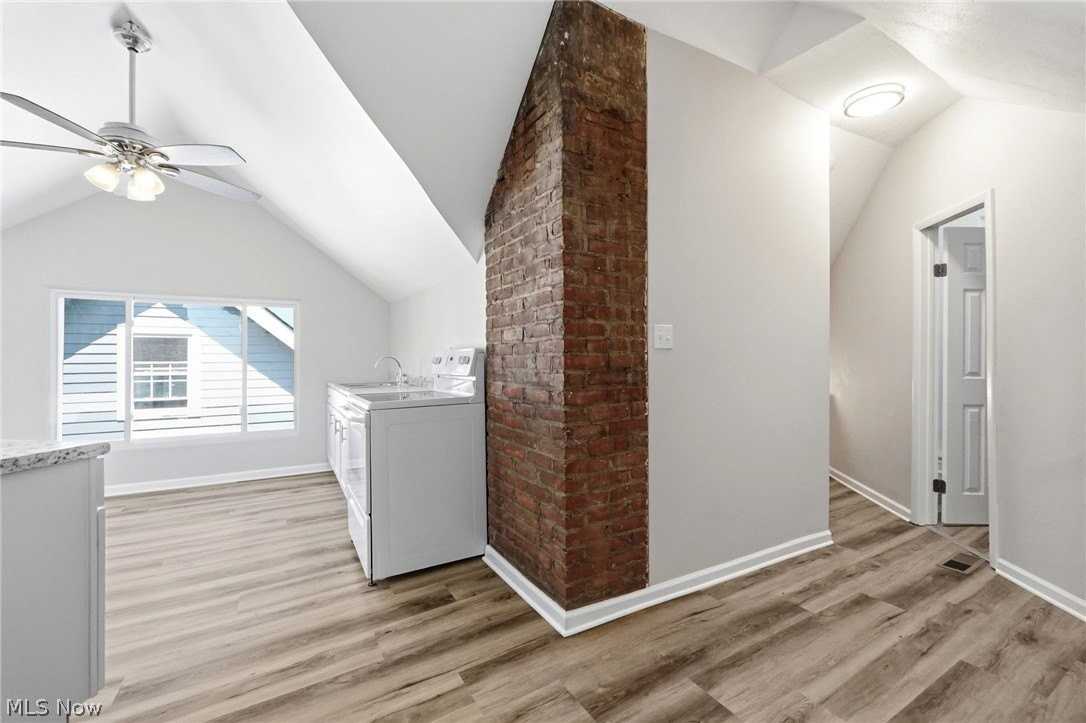1293 Jackson Ave #UP - Photo 5 of 13
