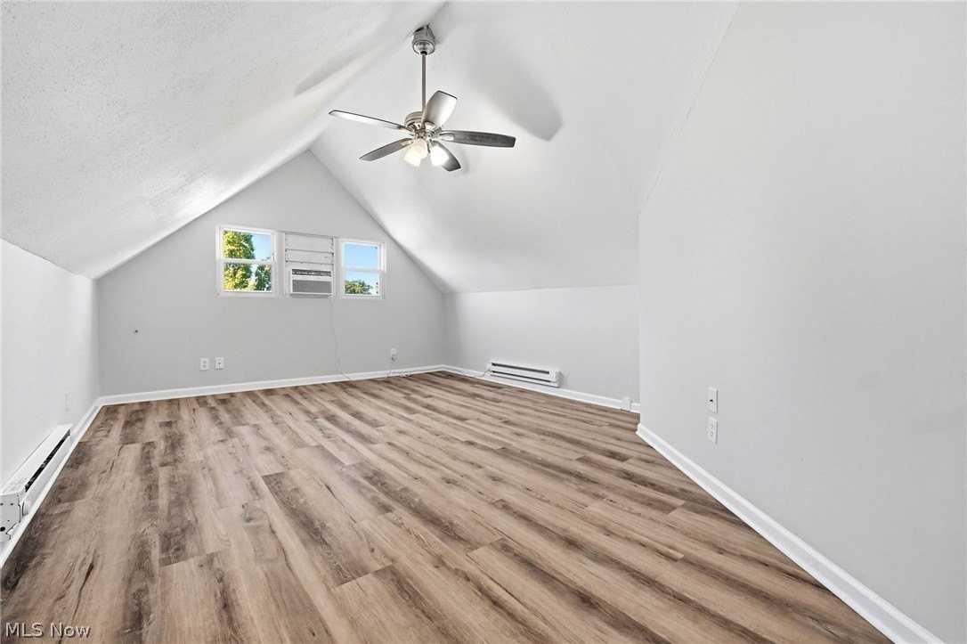 1293 Jackson Ave #UP - Photo 7 of 13