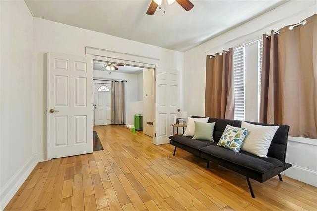 4903 Willow St - Photo 3 of 10