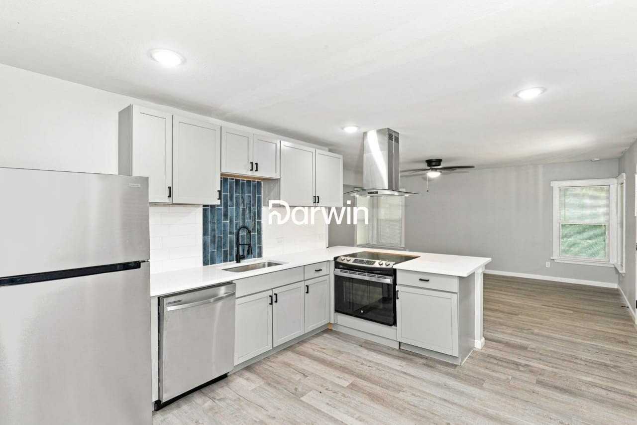 4328 Waits Ave - Photo 2 of 16