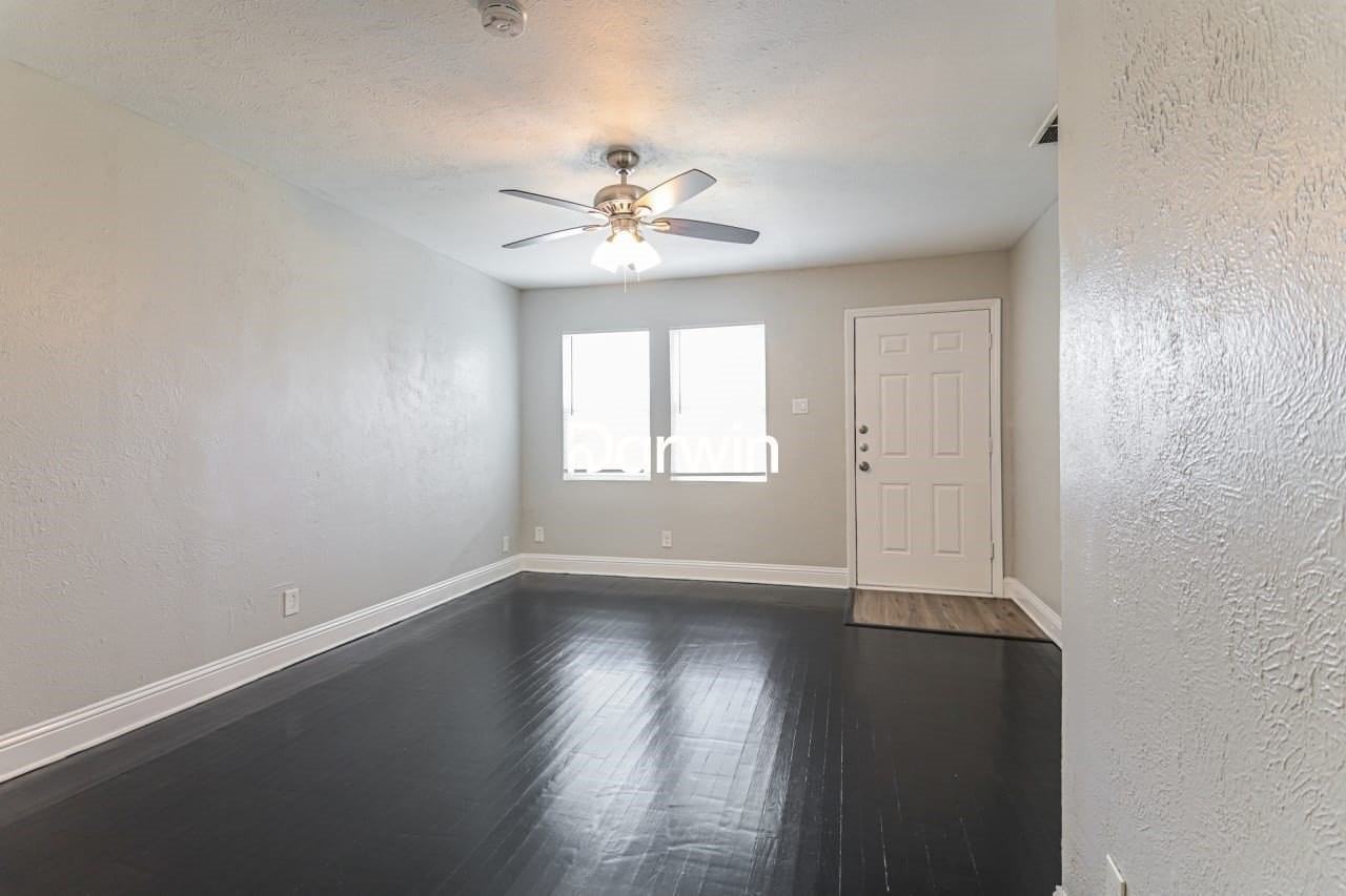 1101 Rancho Dr - Photo 3 of 14