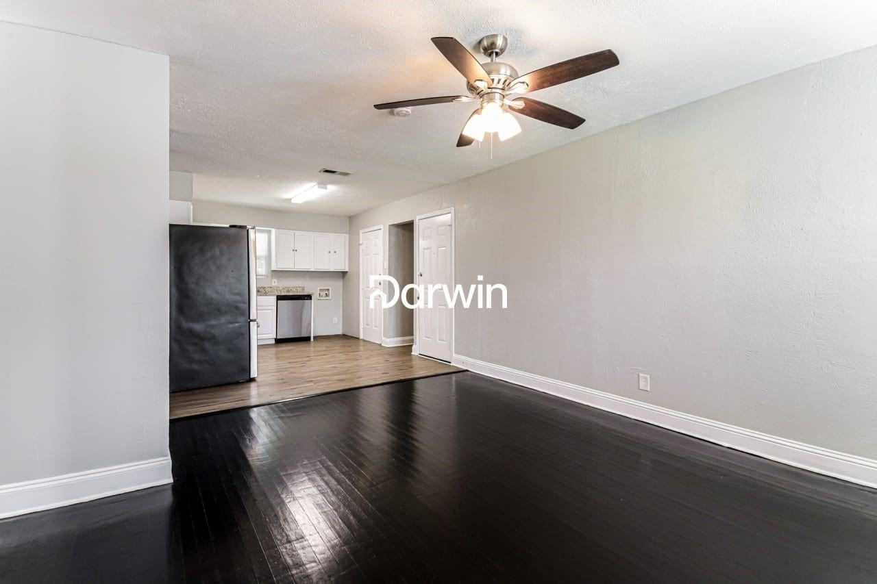1101 Rancho Dr - Photo 5 of 14
